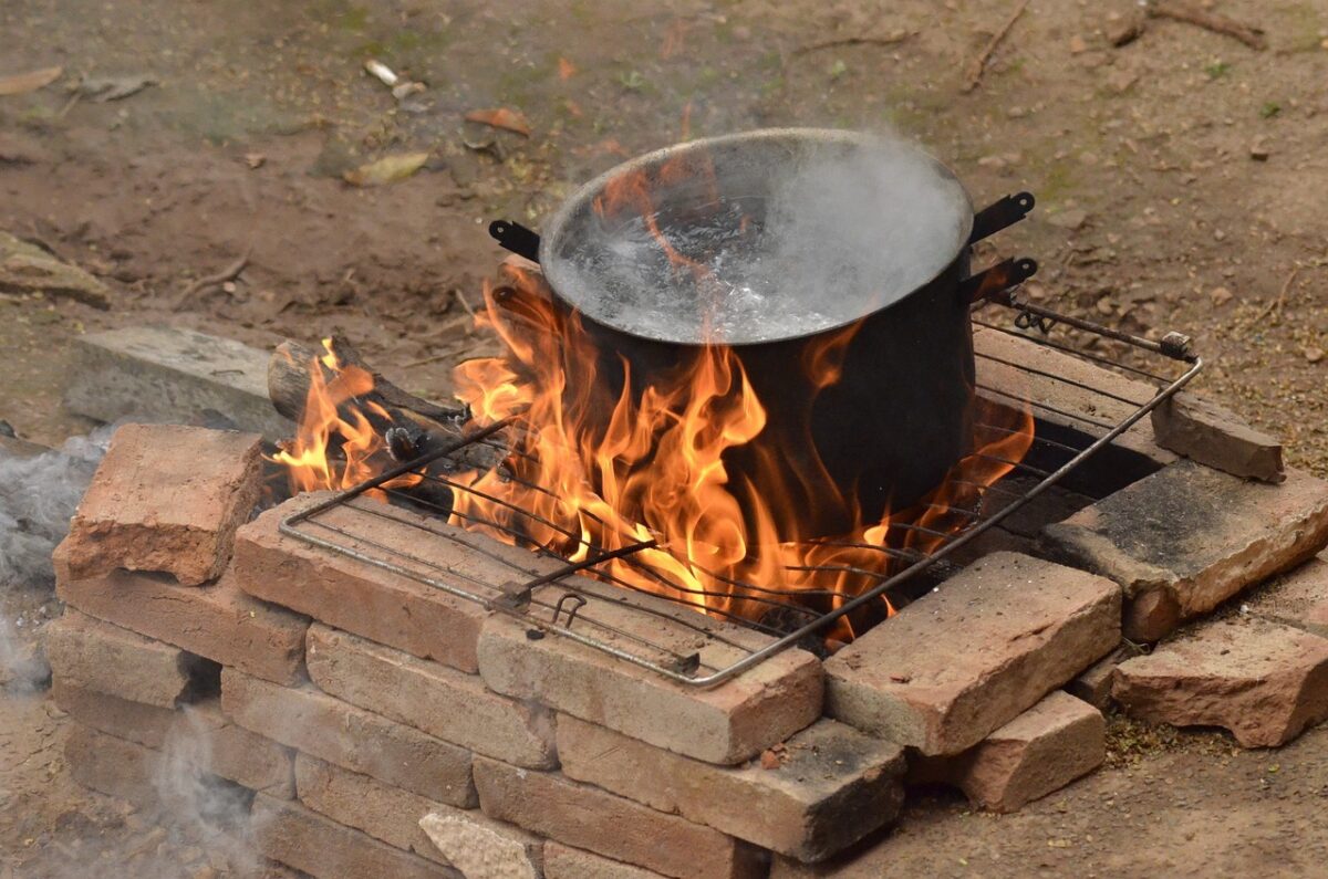 IPE: En 49 distritos de Arequipa, más de la mitad de hogares cocina con leña
